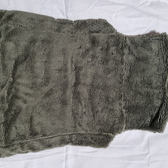 The North Face Mossbud Reversible Insulated Vest - Picture 4 of 5